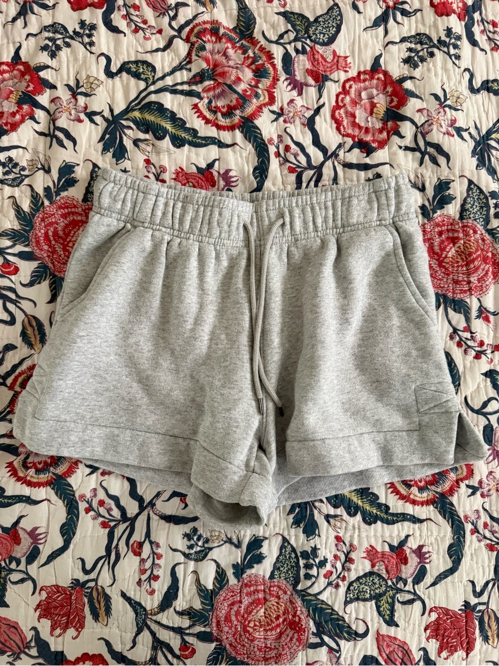 Universal Thread Heather Gray Athletic Drawstring Shorts